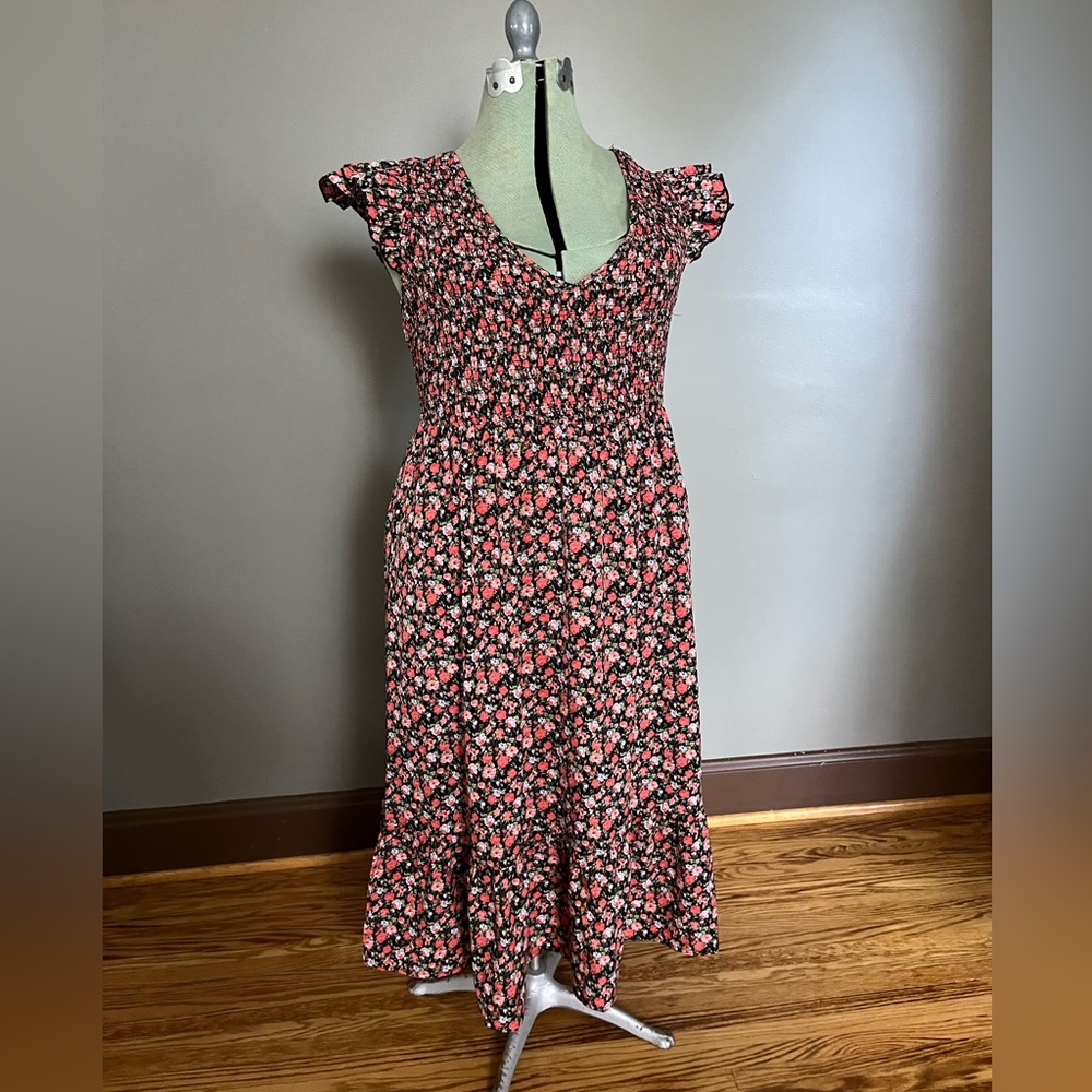 Coral & black floral dress. Size large. Stretchy!